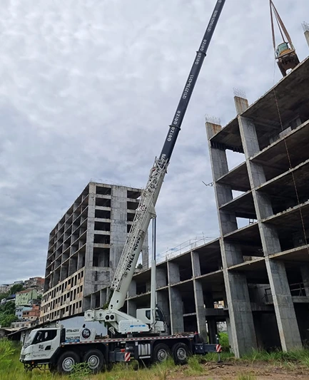 GUINDASTE 110TON PARA CONSTRUÇÃO CIVIL